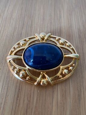 Vintage Gold-Tone Brooch with Deep Blue Galaxy Cabochon